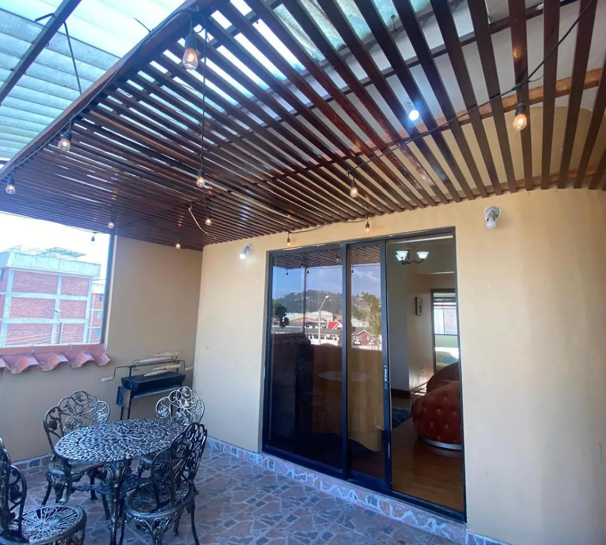 Elegante Y Exclusiva Suite Con Terraza De Dos Dormitorios Cuenca 0*,  Ecuador